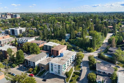 4 - 930 Royal Avenue SW