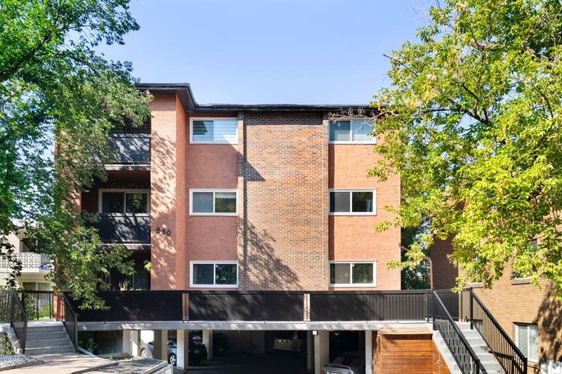4 - 930 Royal Avenue SW