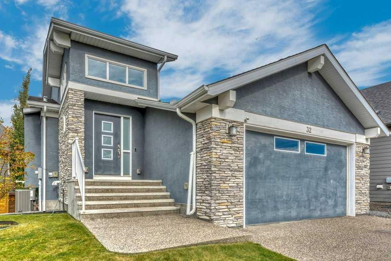 32 Walden Place SE