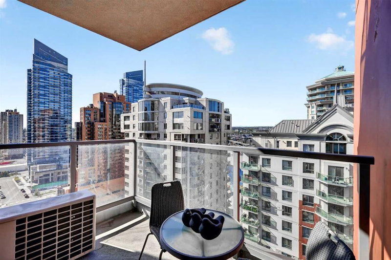 2001, 650 10 Street SW, Downtown West End — interior photo 6