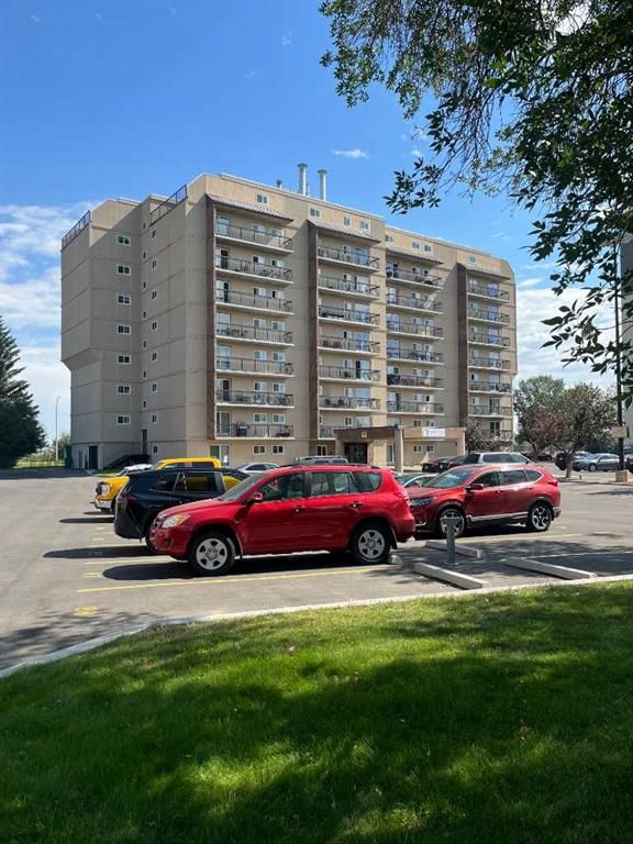 921 - 21 Berkeley Place W