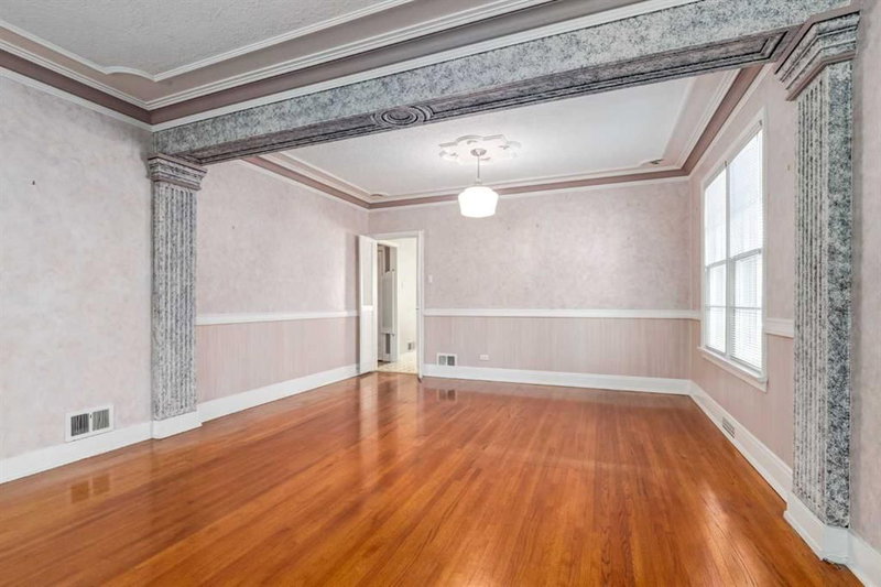 827 17 Avenue NW, Mount Pleasant — interior photo 7