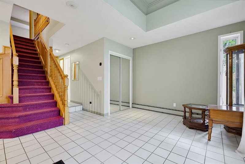 529 18 Avenue NW, Mount Pleasant — interior photo