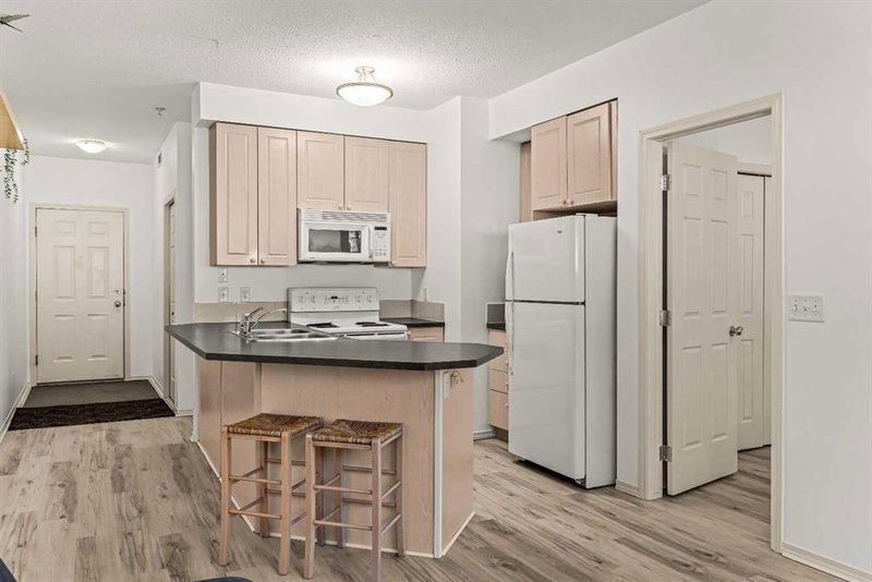 120 - 176 Kananaskis Way Way
