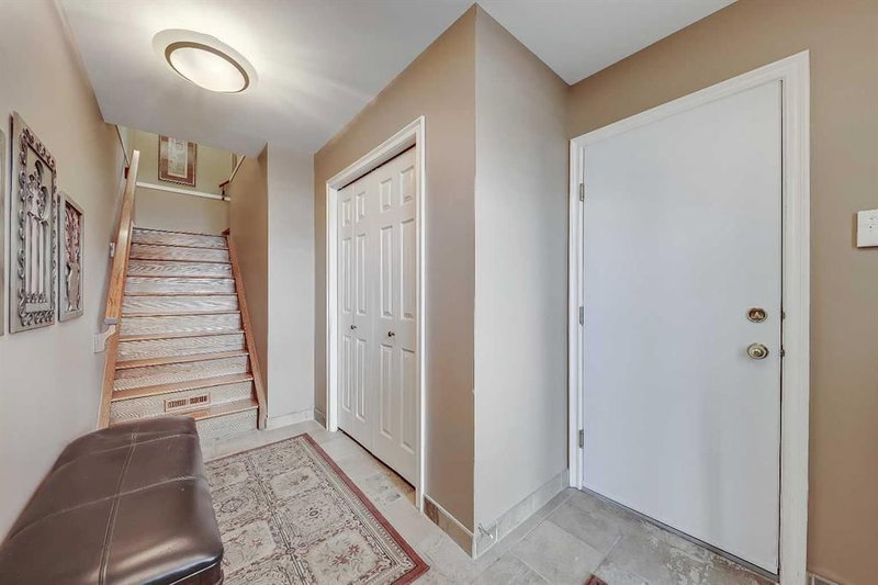 446 Killarney Glen Court SW