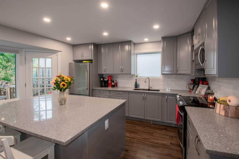 460 Hawkhill Place NW, Hawkwood — interior photo 6