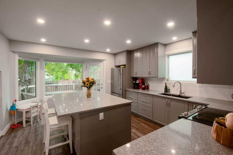 460 Hawkhill Place NW, Hawkwood — interior photo 7