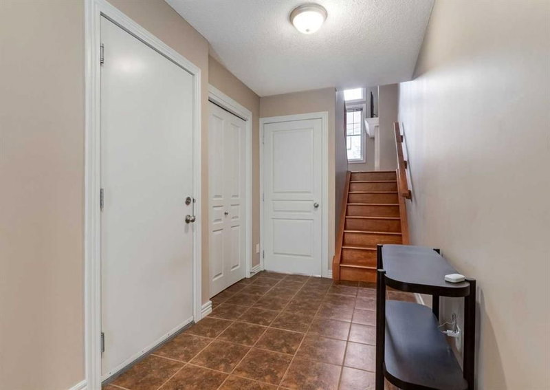 12 Royal Oak Lane NW, Royal Oak — interior photo