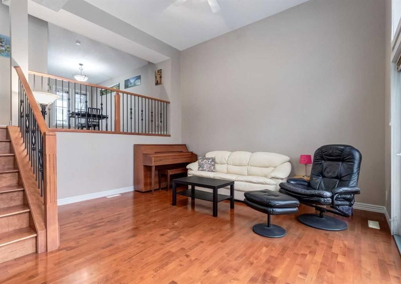 12 Royal Oak Lane NW, Royal Oak — interior photo 5