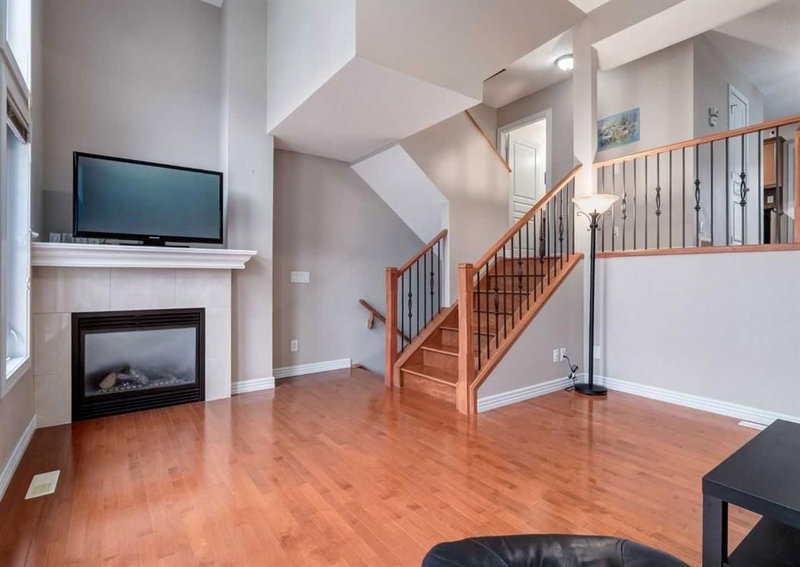 12 Royal Oak Lane NW, Royal Oak — interior photo 7