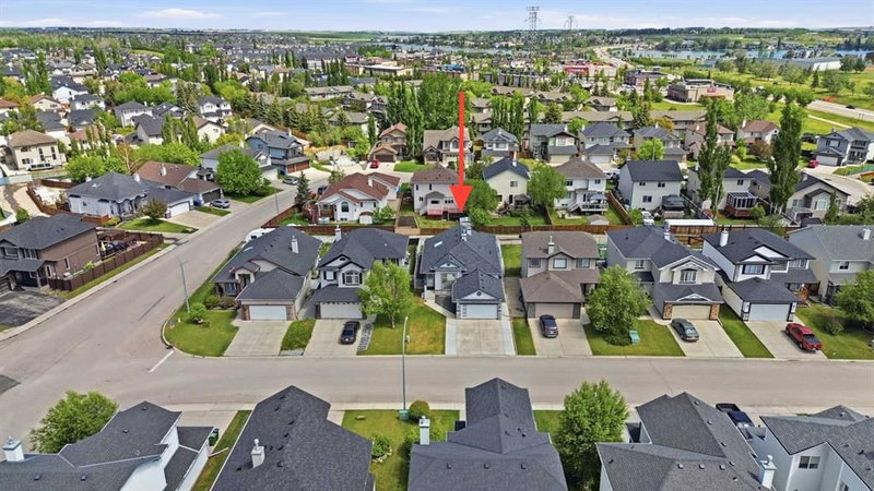209 Oakmere Close — listing photo