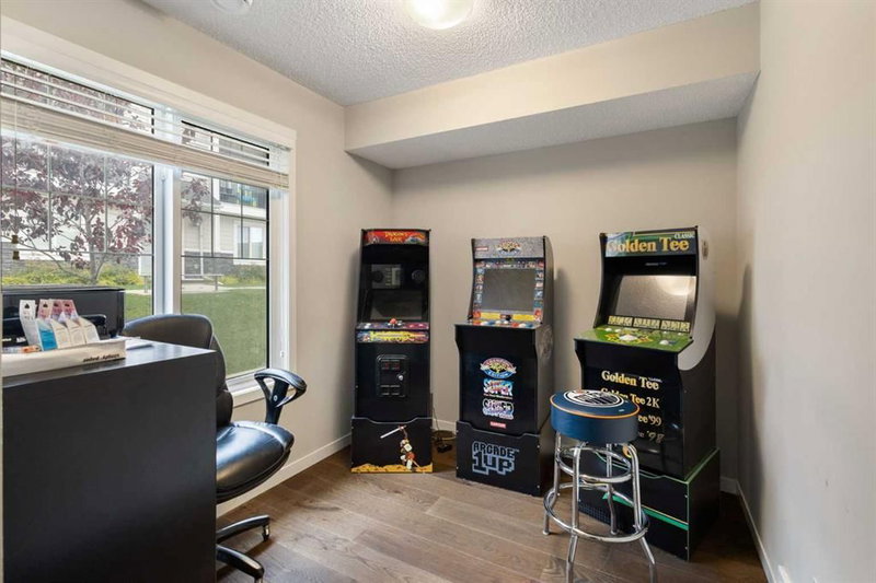 206 Nolanlake Villas NW
