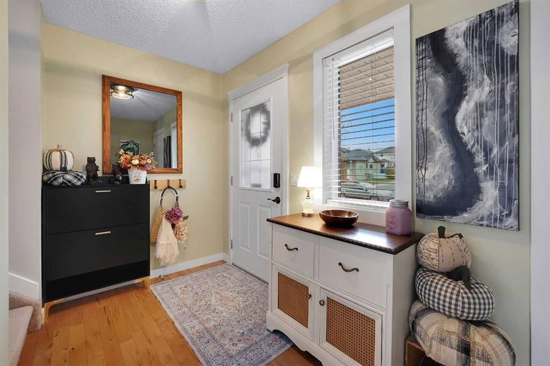 87 Springs Crescent SE