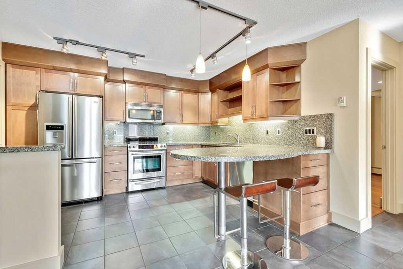 302, 1534 15 Avenue SW, Sunalta — interior photo 5