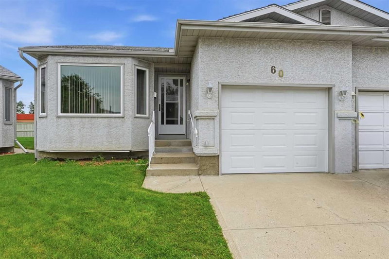 60 Rundlelawn Green NE