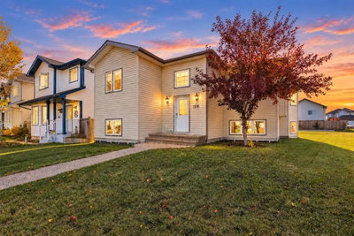 156 Paris Crescent