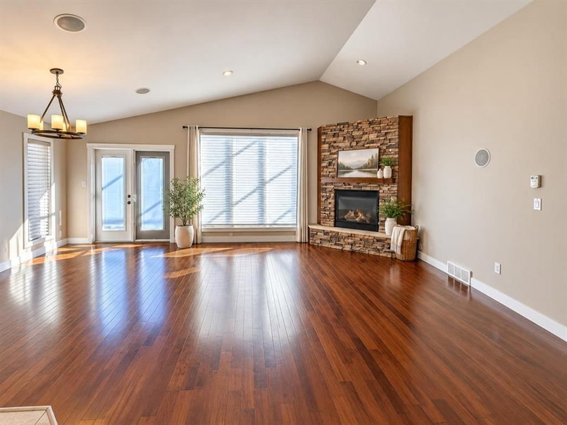 497 Edinburgh Road W
