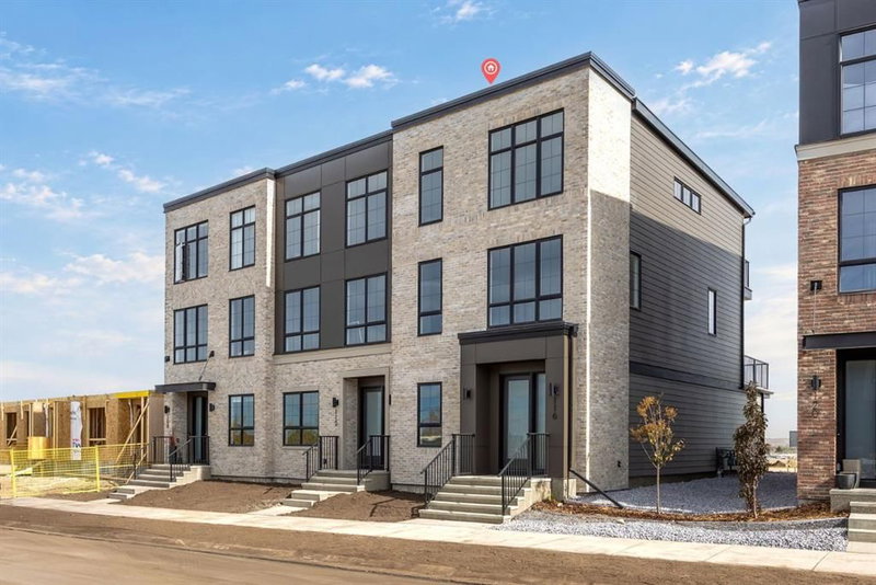 116 Greenwich Drive NW