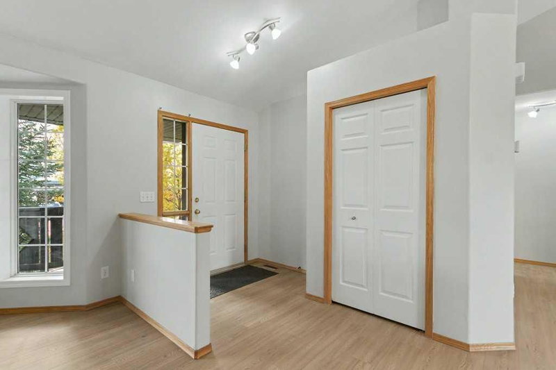 16 Nesbitt Avenue