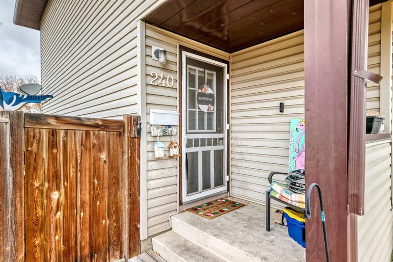240 Jensen Drive NE