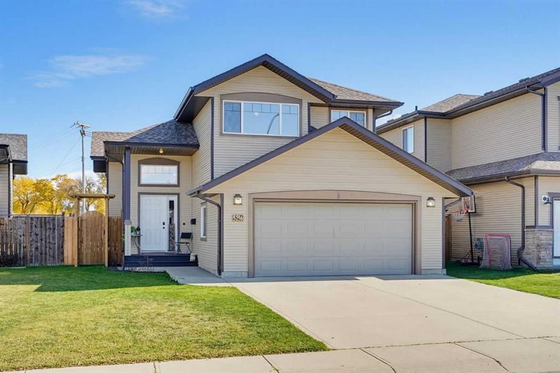 5256 48 Street Close
