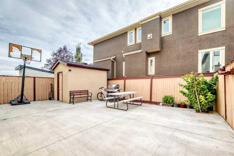 336 Saddlemont Boulevard NE