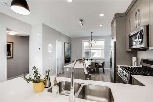 204 - 30 Cornerstone Manor NE