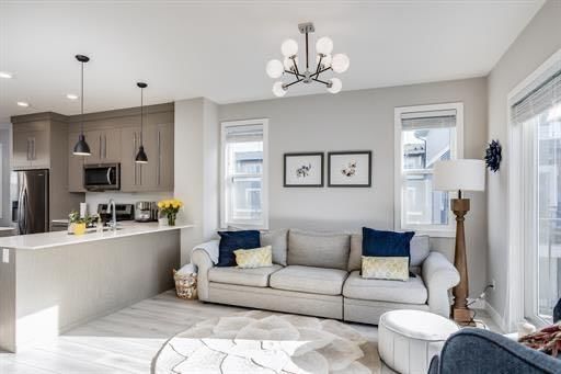 204 - 30 Cornerstone Manor NE