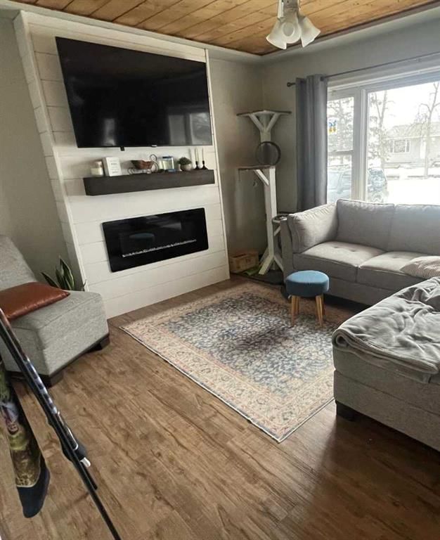 206 2nd Avenue SW