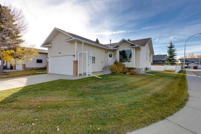 39 Woodside Close NW