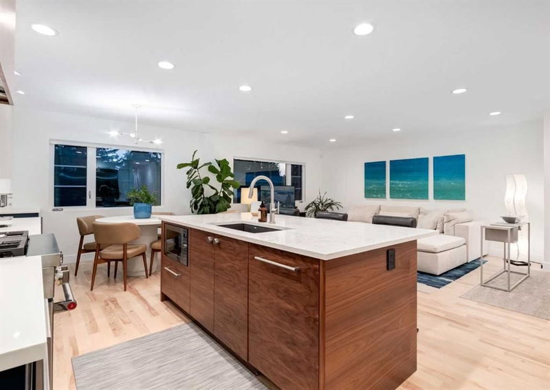 20 Gainsborough Drive SW, Glamorgan — interior photo 6