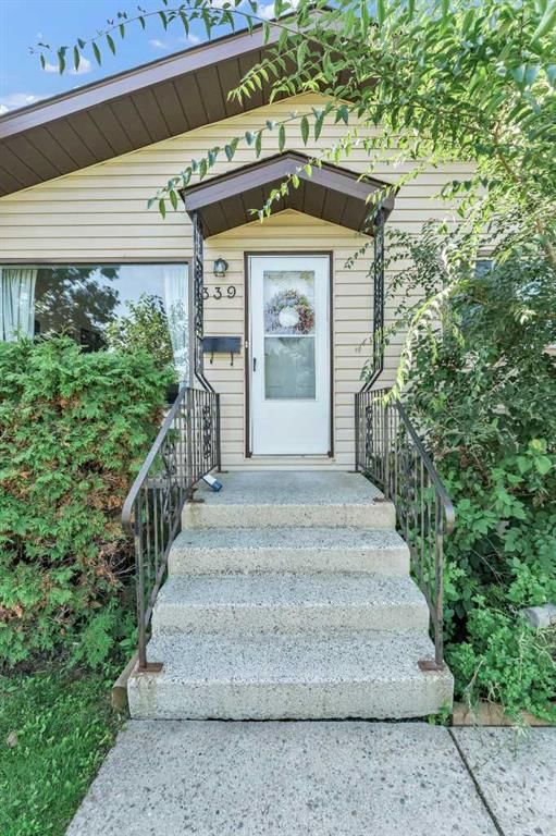 339 Ross Glen Drive SE