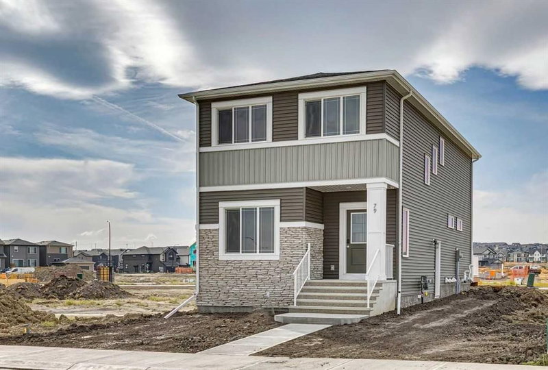 79 Lewiston Park NE