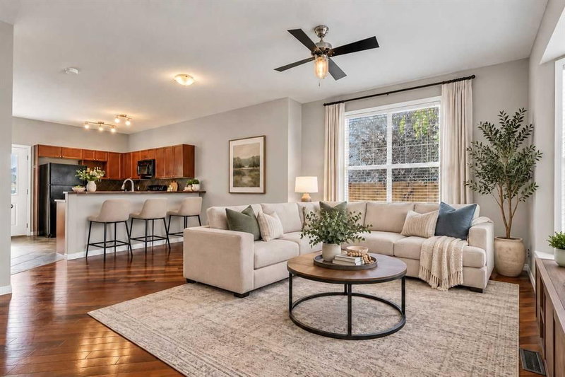 101 - 703 Luxstone Square SW