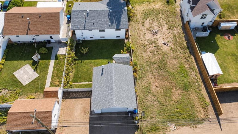 208 4th Avenue W