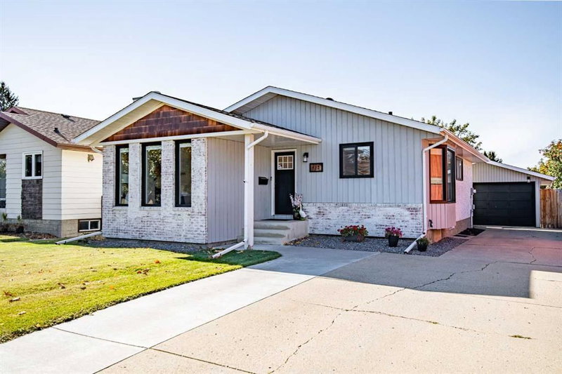 112 Carroll Crescent