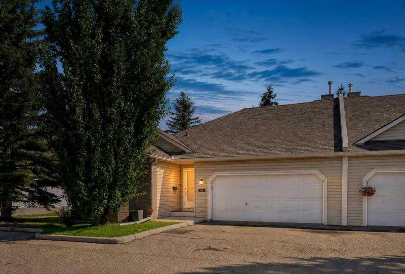 113 Mt Douglas Villas SE — listing photo