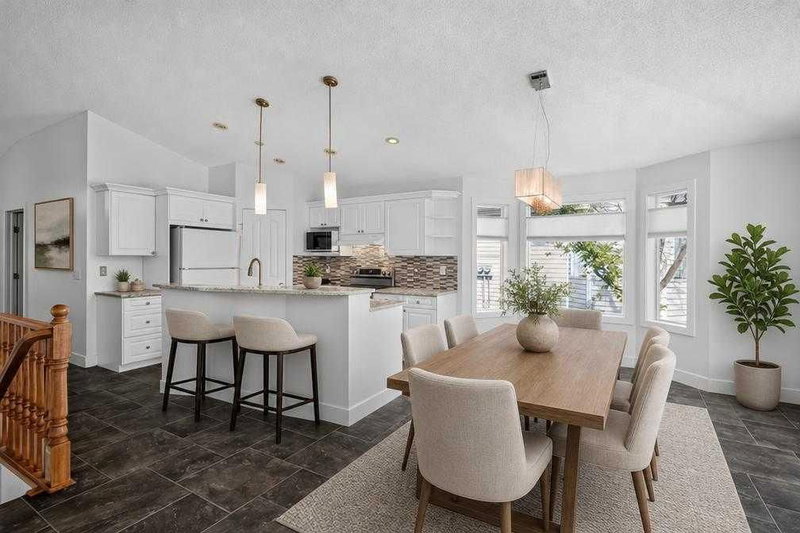 113 Mt Douglas Villas SE, McKenzie Lake — interior photo