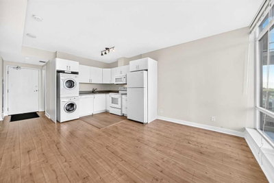 502 - 30 Brentwood Common NW