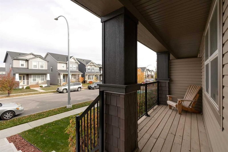 86 Hillcrest Close SW, Hillcrest — interior photo