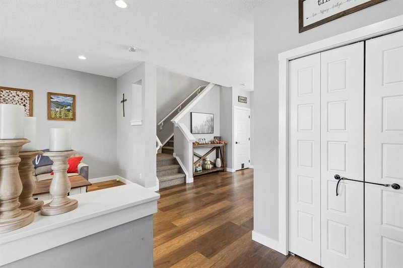 86 Hillcrest Close SW, Hillcrest — interior photo 6