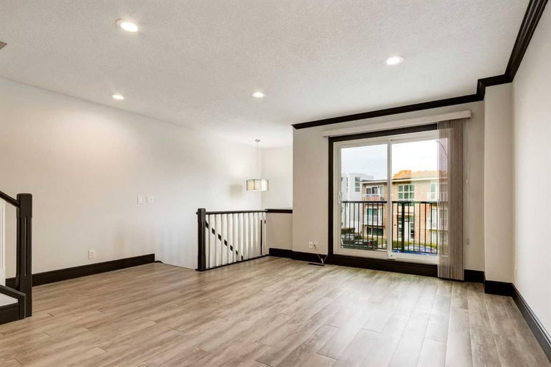 1619 16 Avenue SW, Sunalta — interior photo 5
