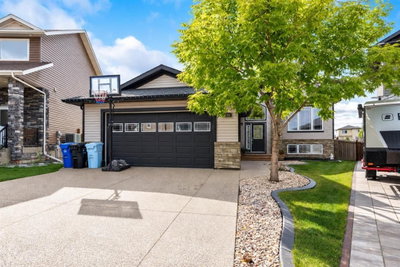 128 Mountain Avens Crescent