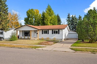 3113 47 Avenue