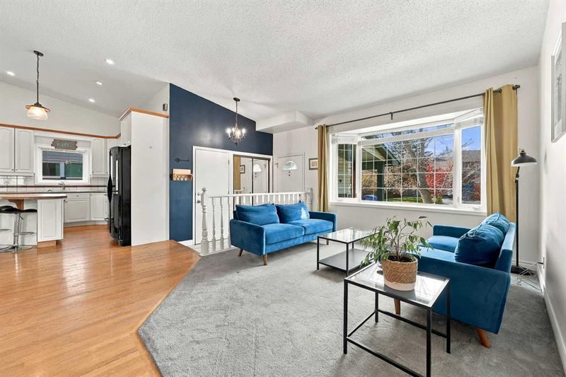 71 Hawkhill Way NW, Hawkwood — interior photo 7