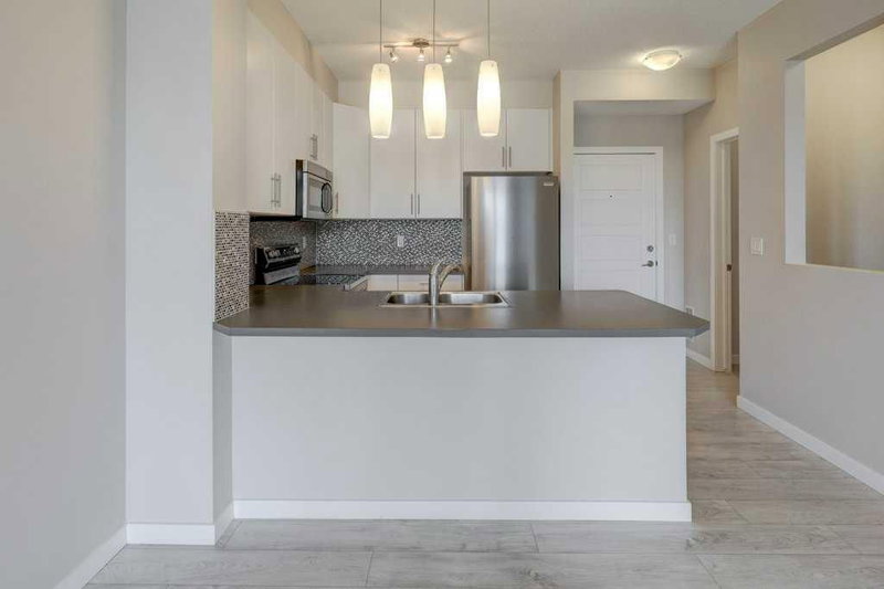 307, 207 Sunset Drive, Sunset Ridge — interior photo