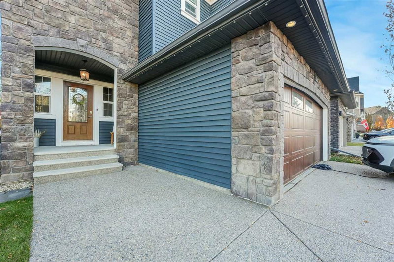 136 Cooperstown Place SW