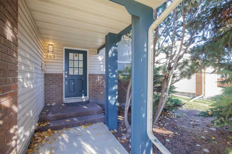 383 Woodfield Road SW