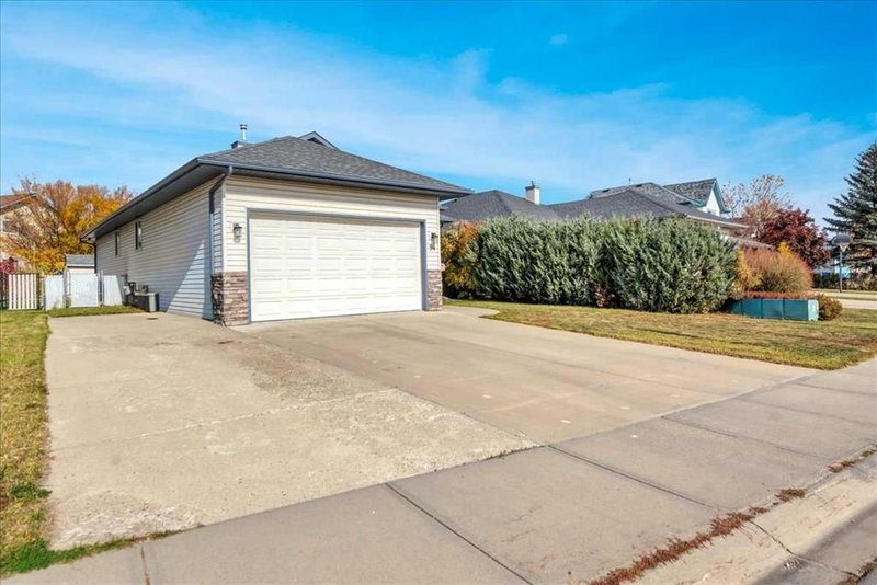 94 Parklane Drive