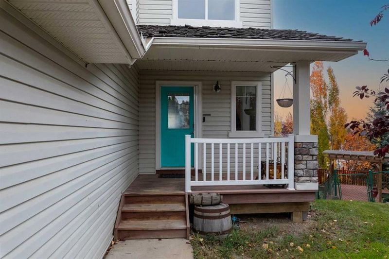 151 Bow Ridge Crescent